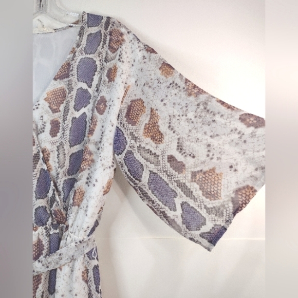 Entró women's Romper 3/4 sleeve, snake print size (S) - Picture 2 of 12